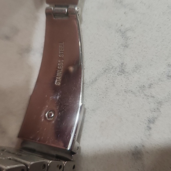 DKNY Watch - Picture 4 of 5